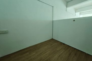 First Floor Shoplot With Lift Near Aman Central Alor Setar For Rent