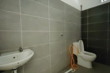 First Floor Shoplot With Lift Near Aman Central Alor Setar For Rent