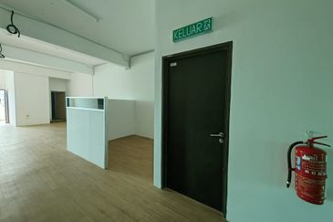 First Floor Shoplot With Lift Near Aman Central Alor Setar For Rent