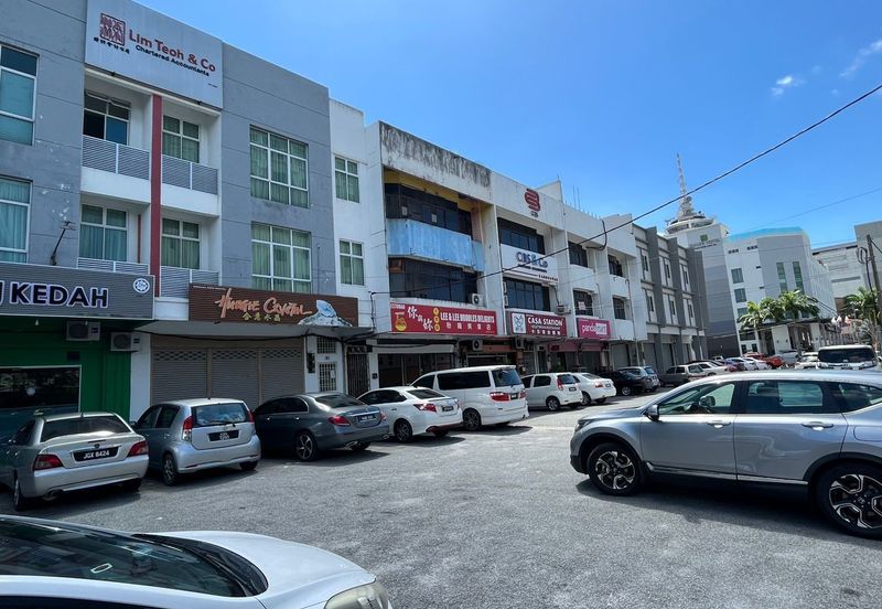 Town Area 3 Combining 3 Storey Shoplot Near Aman Central For Sale
