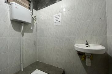 Facing Main Road Warehouse at Simpang Empat Alor Setar For Rent