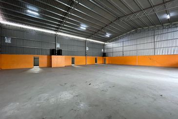 Facing Main Road Warehouse at Simpang Empat Alor Setar For Rent