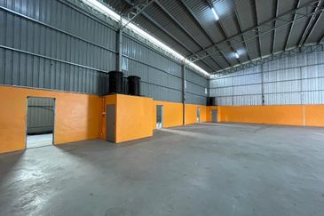 Facing Main Road Warehouse at Simpang Empat Alor Setar For Rent