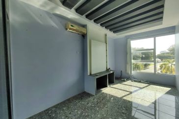 First Floor Shoplot With Lift Near Aman Central Alor Setar For Rent