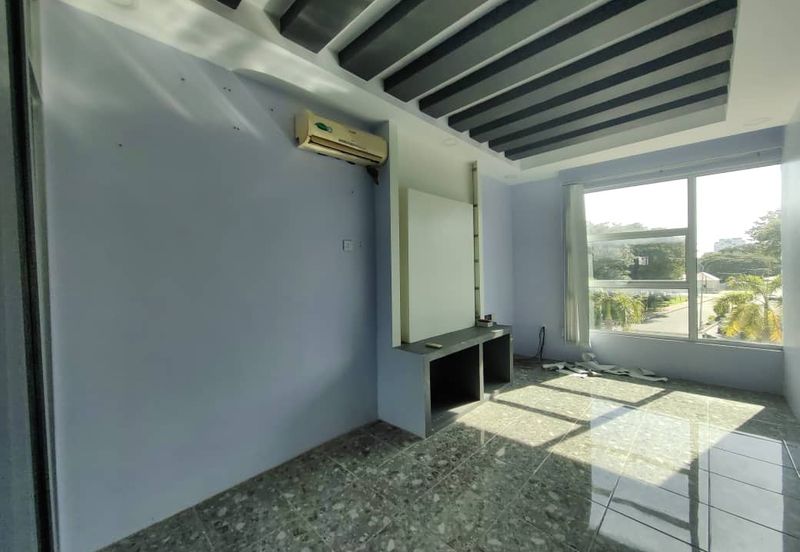 First Floor Shoplot With Lift Near Aman Central Alor Setar For Rent