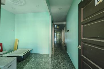 First Floor Shoplot With Lift Near Aman Central Alor Setar For Rent