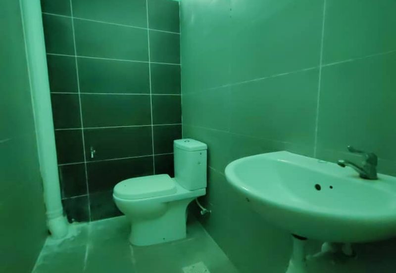 First Floor Shoplot With Lift Near Aman Central Alor Setar For Rent