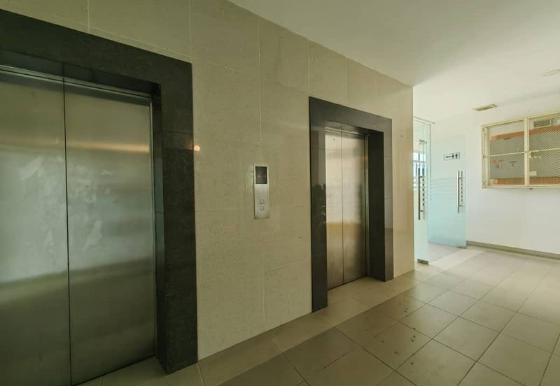 First Floor Shoplot With Lift Near Aman Central Alor Setar For Rent