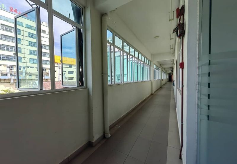 First Floor Shoplot With Lift Near Aman Central Alor Setar For Rent