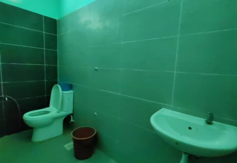 First Floor Shoplot With Lift Near Aman Central Alor Setar For Rent