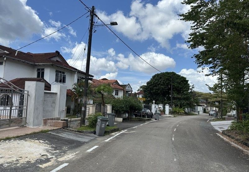 Taman Bukit Kempas 2 Storey Semi D House for Rent