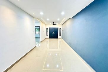 Taman Rinting 1 Storey Terrace House with 10 Feet Land for Sale