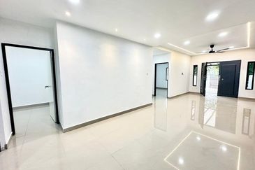 Taman Rinting 1 Storey Terrace House with 10 Feet Land for Sale