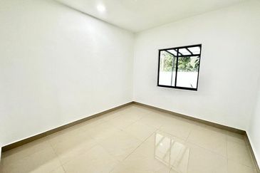 Taman Rinting 1 Storey Terrace House with 10 Feet Land for Sale