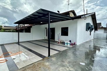 Taman Rinting 1 Storey Terrace House with 10 Feet Land for Sale