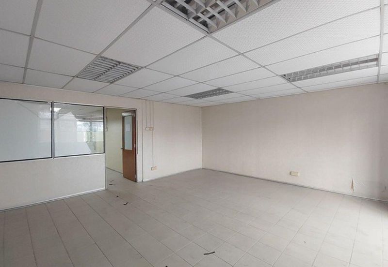 Jalan Taming Permai 1 Seri Kembangan 3 Storey Shoplot for Rent