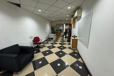 Jalan Taming Permai 1 Seri Kembangan 3 Storey Shoplot for Rent