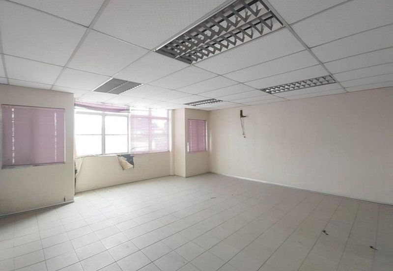 Jalan Taming Permai 1 Seri Kembangan 3 Storey Shoplot for Rent