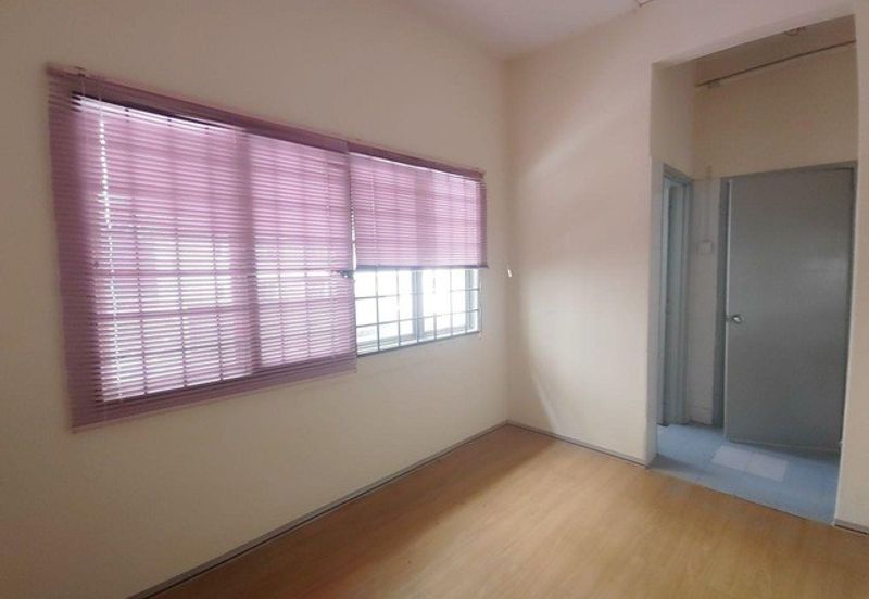 Jalan Taming Permai 1 Seri Kembangan 3 Storey Shoplot for Rent