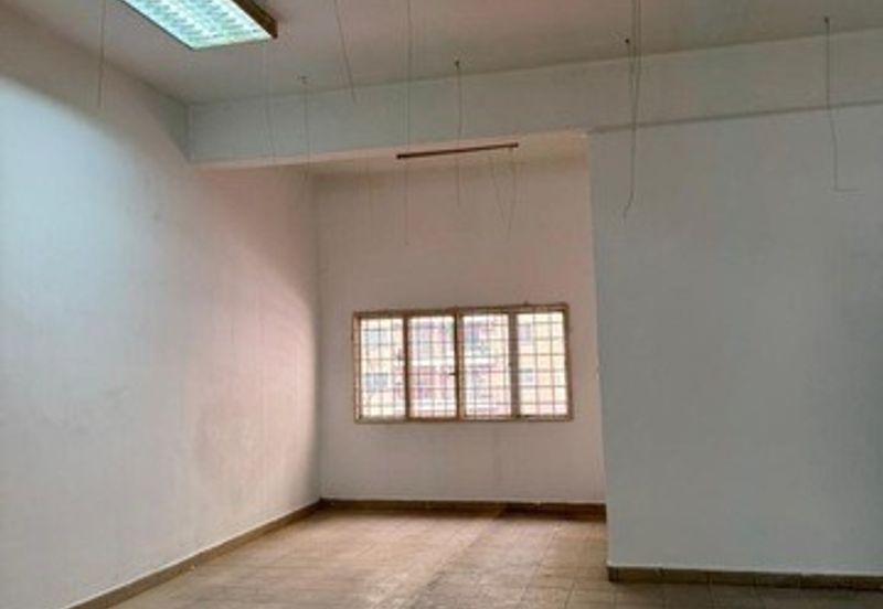 Jalan Taming Permai 1 Seri Kembangan 3 Storey Shoplot for Rent