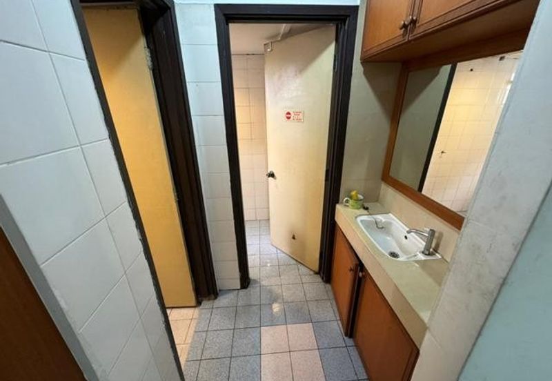 Jalan Taming Permai 1 Seri Kembangan 3 Storey Shoplot for Rent