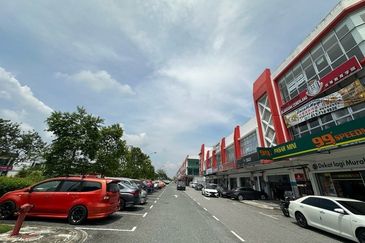 Bandar Uda Utama Skudai 3 Storey Shoplot for Rent