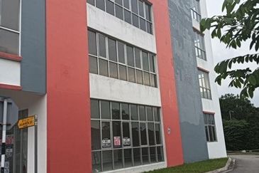 Oasis 3 @ Tropicana Danga Cove