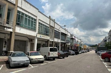 Taman Pulai Utama 2 Storey Shoplot for Rent