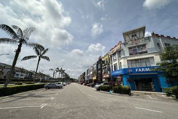 Setia Tropika Main Road Shop for Rent