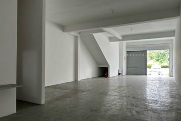 Setia Tropika Main Road Shop for Rent