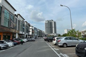 Setia Tropika 3 Storey Shoplot for Rent
