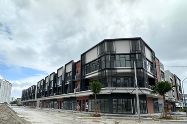 Setia Tropika Main Road New Shop for Rent