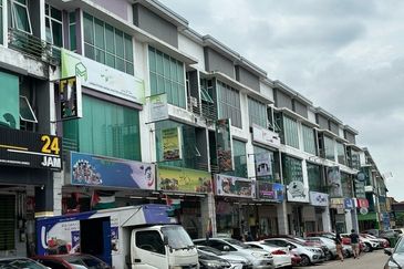 Dataran Larkin 3 Storey Shoplot for Rent