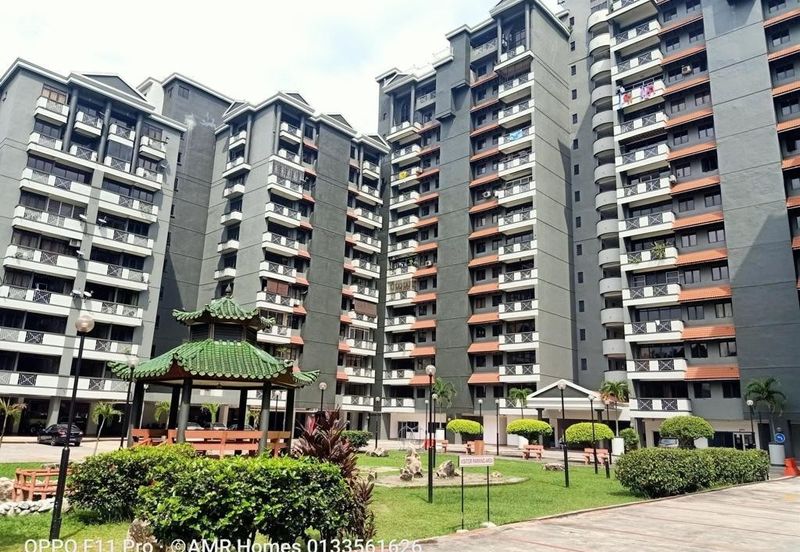 Turf View Apartment (Mutiara Serdang)