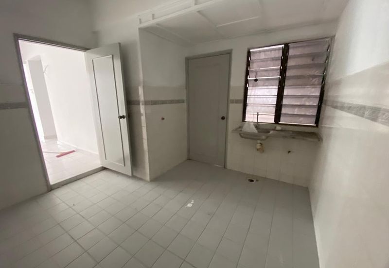 Turf View Apartment (Mutiara Serdang)