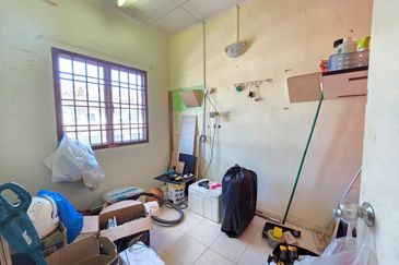 Taman Tampoi Indah II, Villa Ros