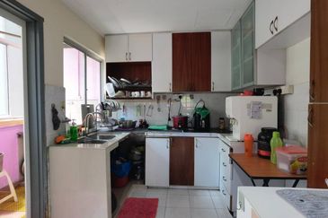 Bistari Impian Apartment @ Larkin