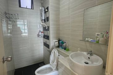 D'Summit Residences @ Kempas Utama