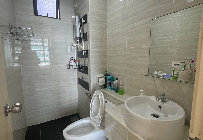 D'Summit Residences @ Kempas Utama