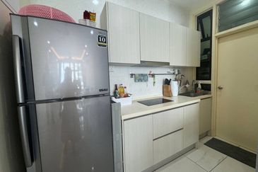 D'Summit Residences @ Kempas Utama