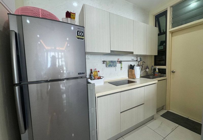 D'Summit Residences @ Kempas Utama