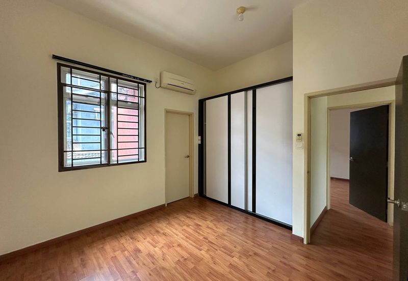 Bina Park Bandar Seri Alam