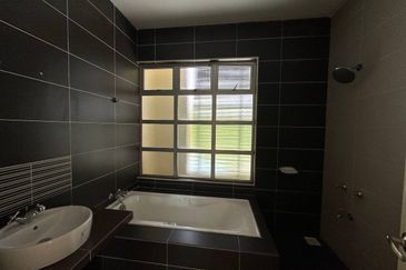 Bina Park Bandar Seri Alam