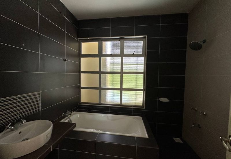 Bina Park Bandar Seri Alam