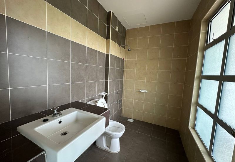 Bina Park Bandar Seri Alam