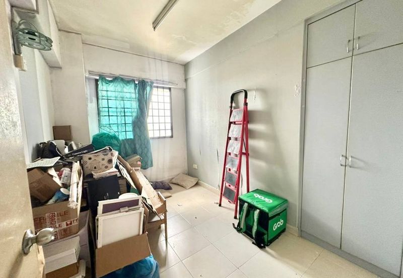 Sri Impian Apartment, Larkin Perdana