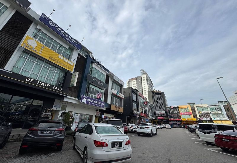 Jalan Austin Heights