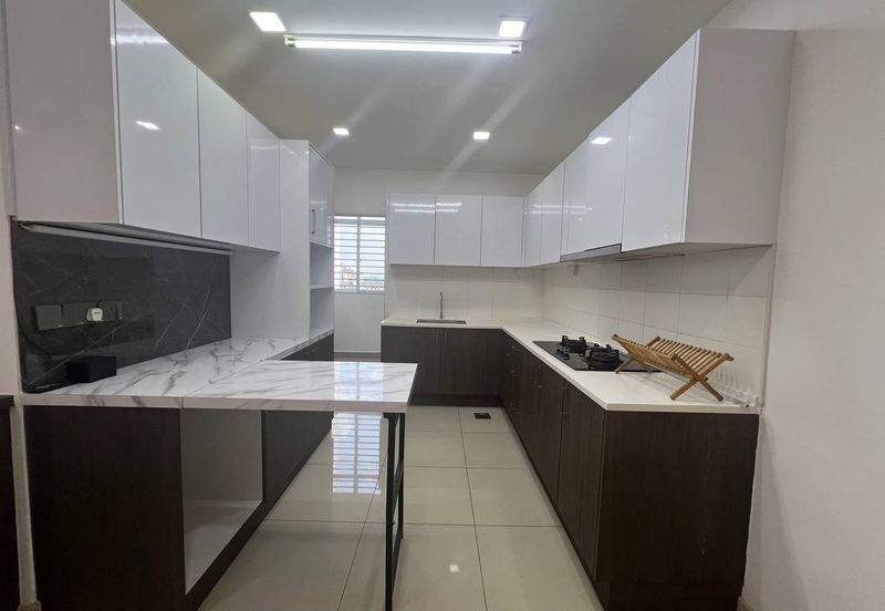 Dedaun Hijau (Greenfield Regency)