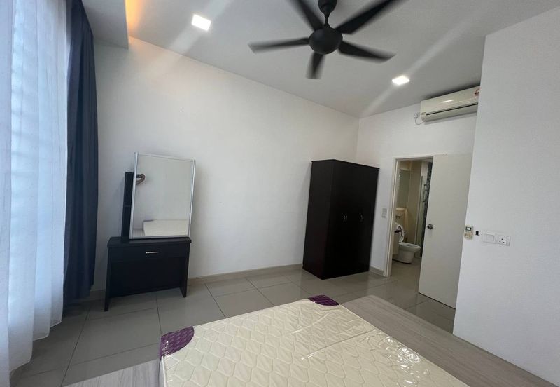 Dedaun Hijau (Greenfield Regency)