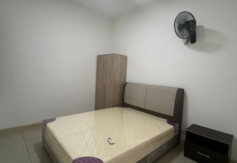 Dedaun Hijau (Greenfield Regency)